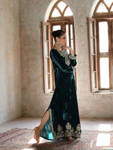 Vaneesa Velvet Kaftan Alizay Saad