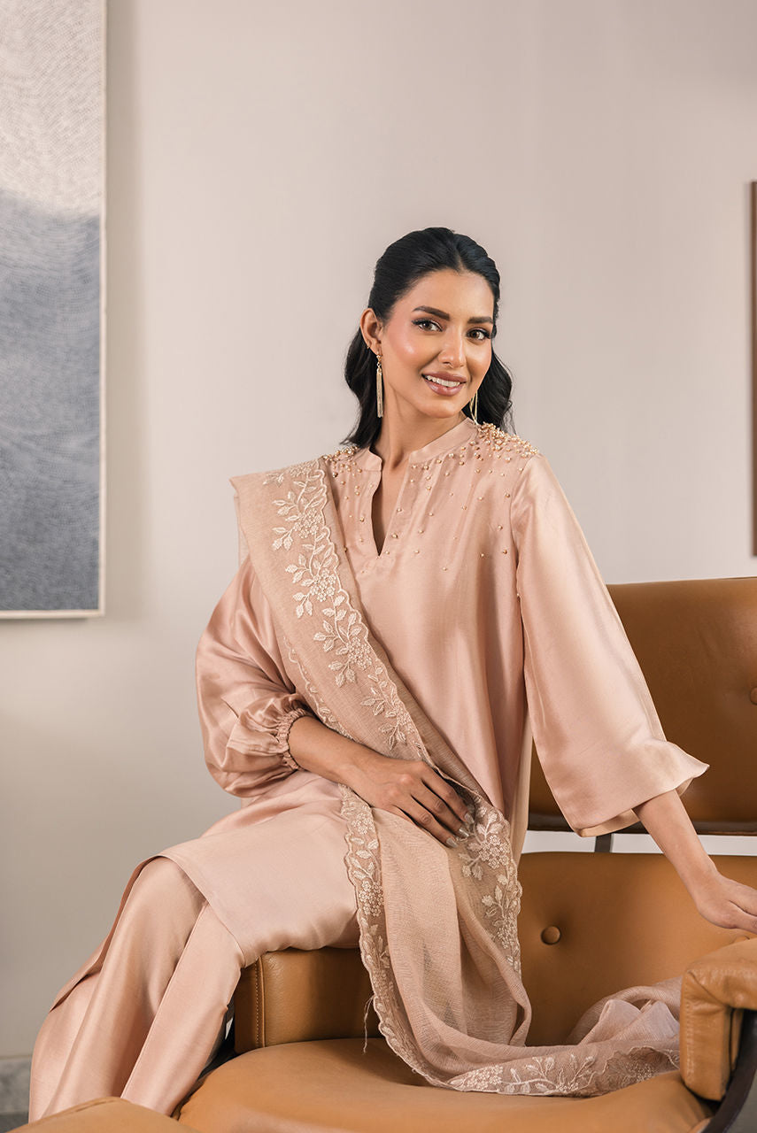 Peach Fuzz by Alizay Saad Alizay Saad