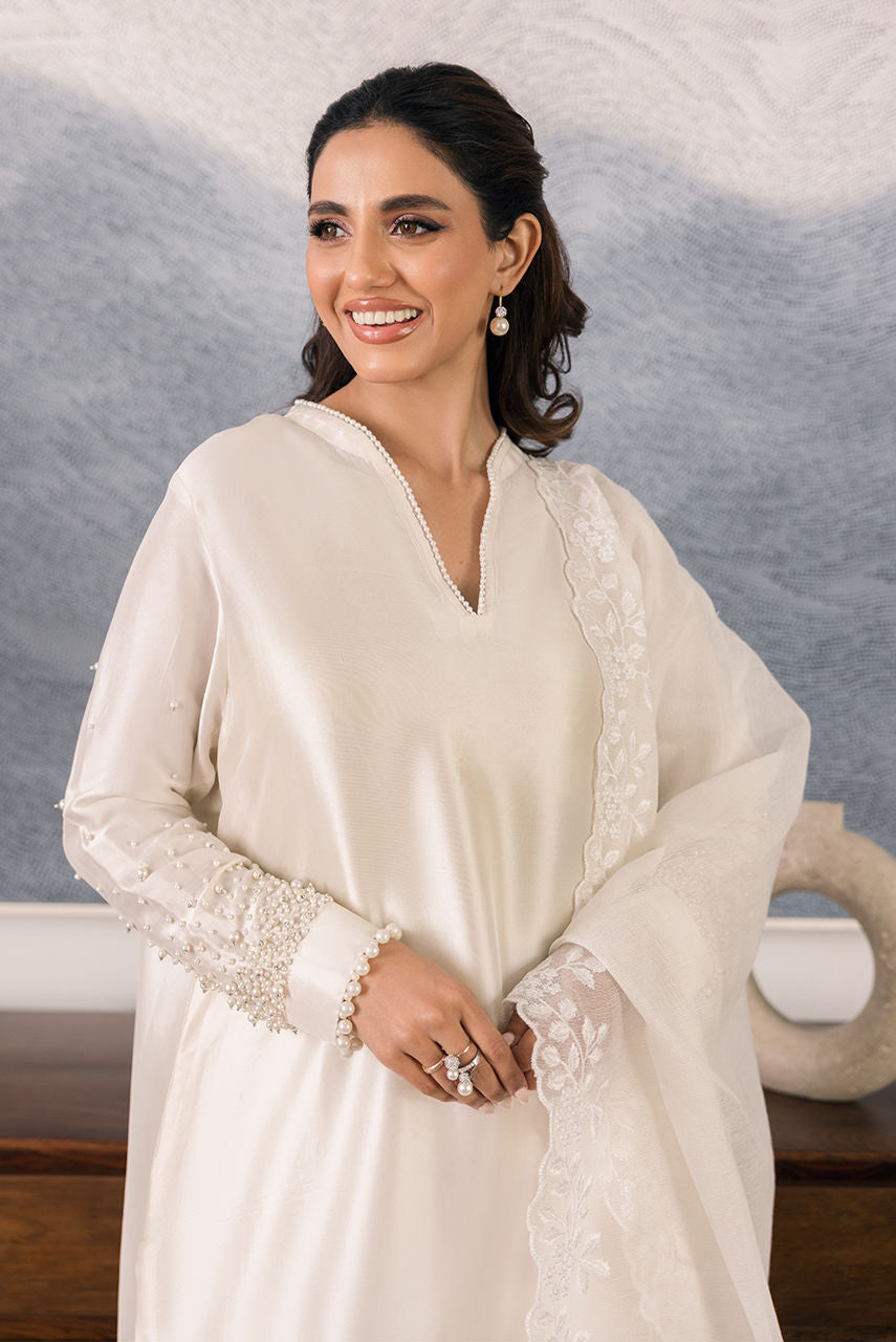 Cream pearl by Alizay Saad Alizay Saad