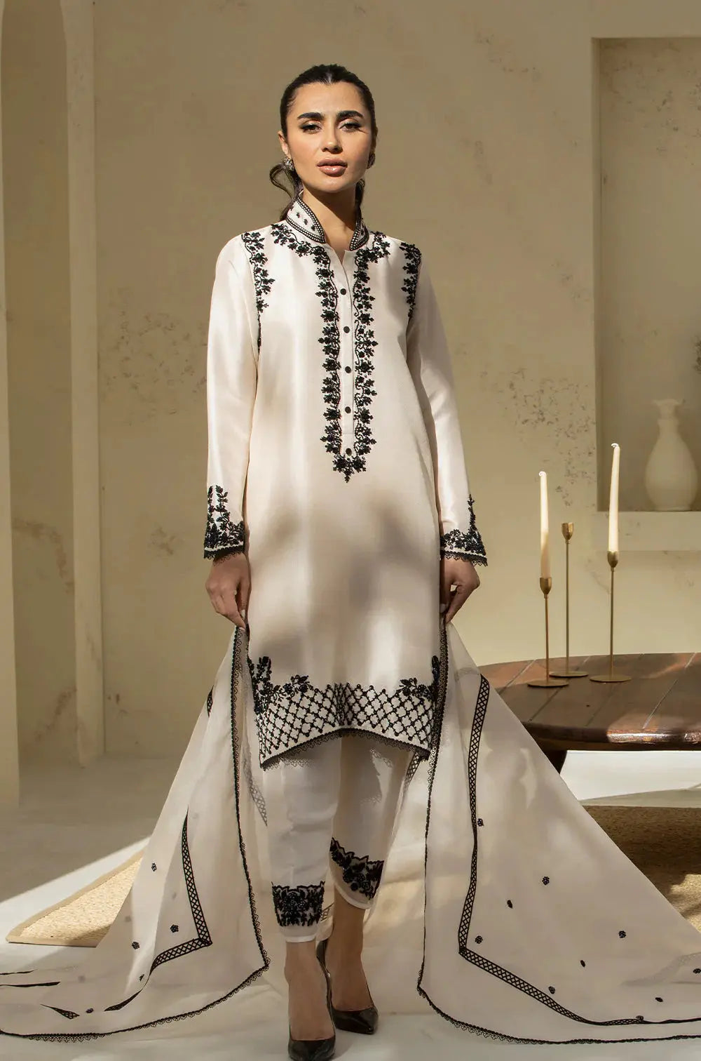 Pearl Noir Alizay Saad
