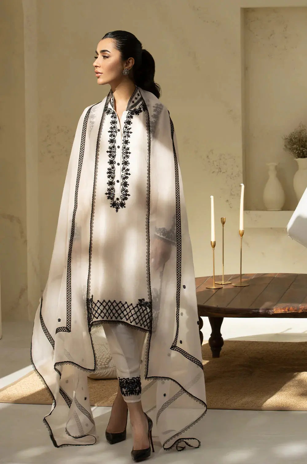 Pearl Noir Alizay Saad