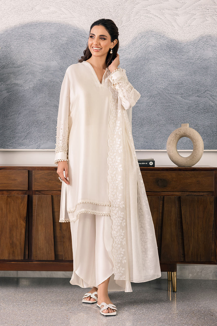 Cream pearl by Alizay Saad Alizay Saad