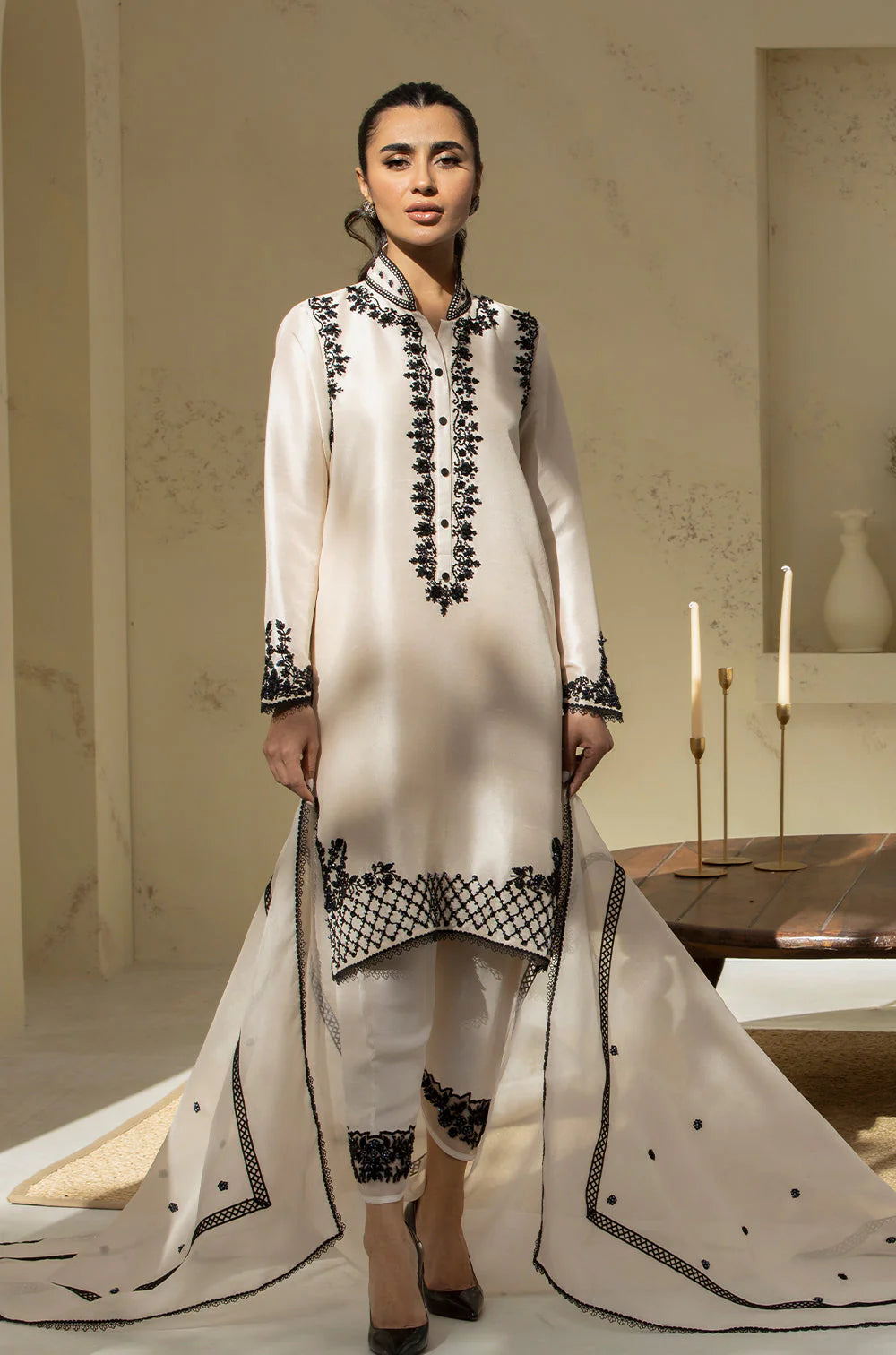 Pearl Noir Alizay Saad