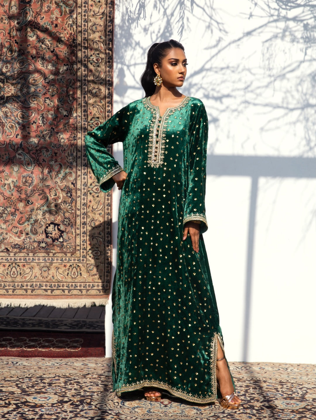 Noir Signature festive Velvet Alizay Saad