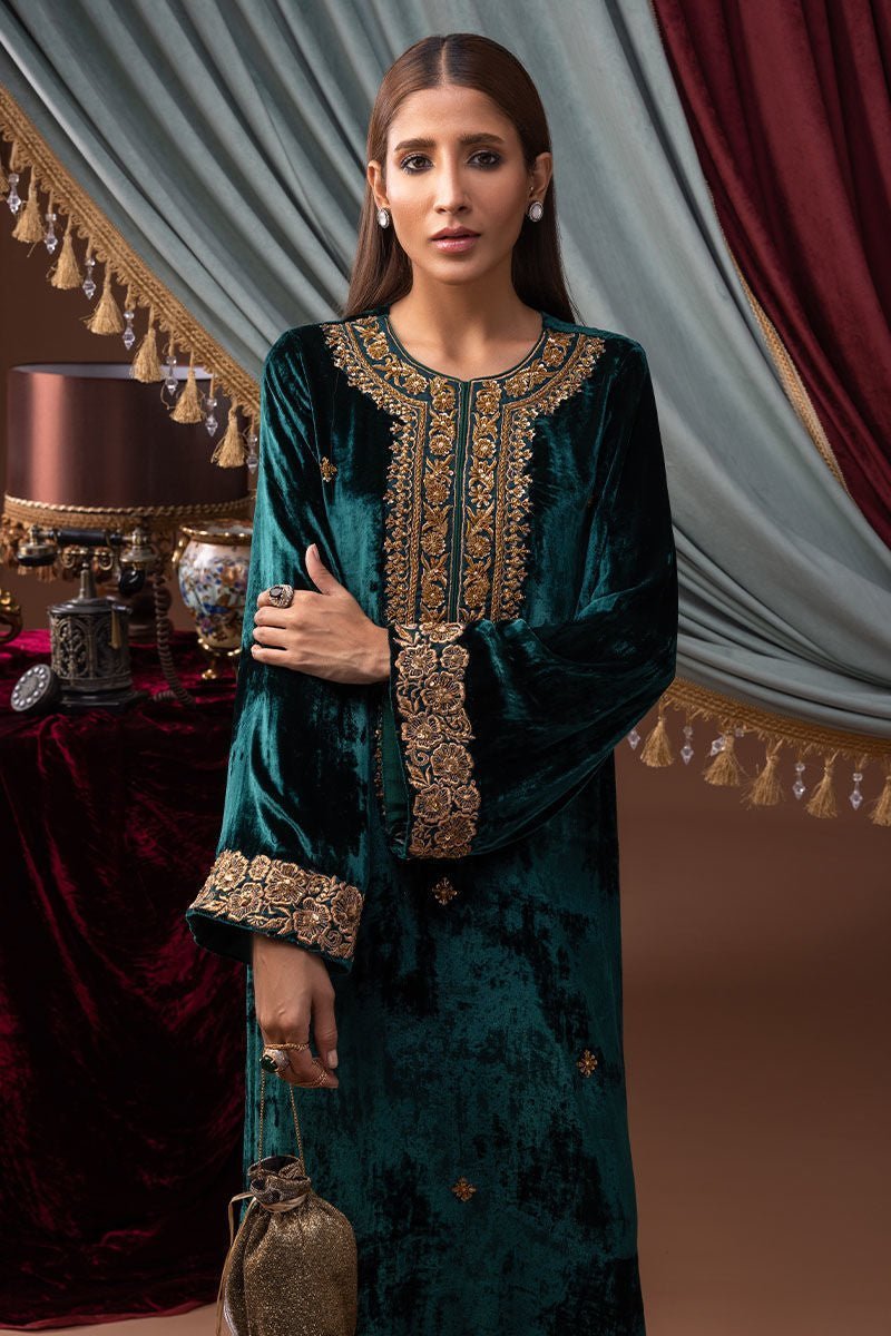 Zeenat Velvet Luxe Kaftan by Alizay Saad - Alizay Saad