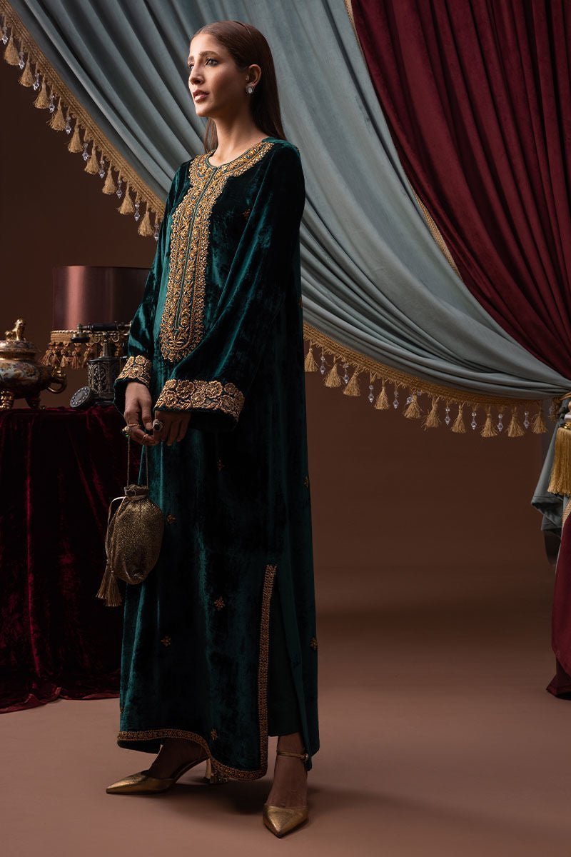 Zeenat Velvet Luxe Kaftan by Alizay Saad - Alizay Saad