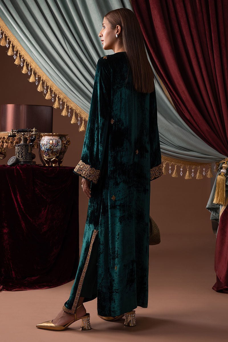 Zeenat Velvet Luxe Kaftan by Alizay Saad - Alizay Saad